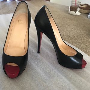 AUTHENTIC Louboutin Peekaboo Heels